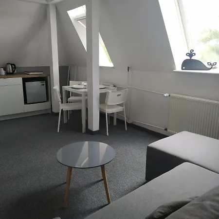 Δωμάτια σε οικογενειακή κατοικία Hana Marine Rewal