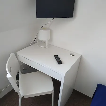 Hana Marine בית אירוח *